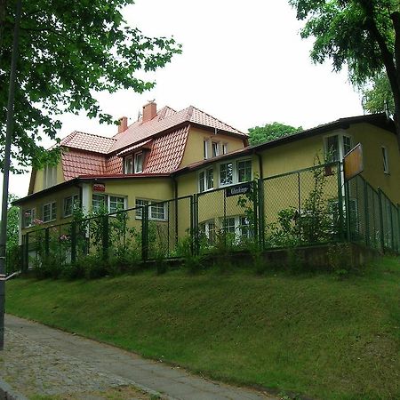 Hotel Pod Platanami Trzebnica Εξωτερικό φωτογραφία