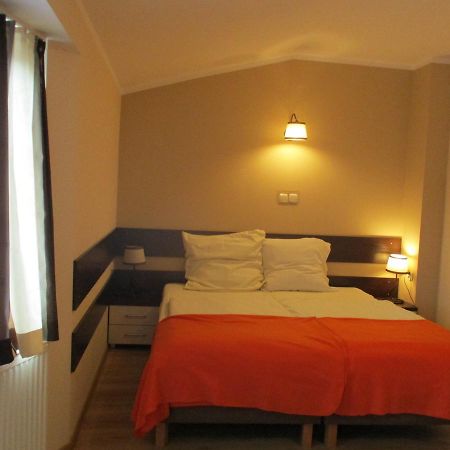 Hotel Pod Platanami Trzebnica Εξωτερικό φωτογραφία