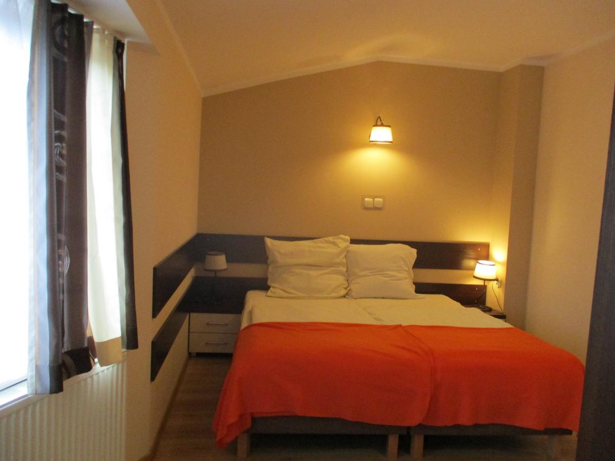 Hotel Pod Platanami Trzebnica Εξωτερικό φωτογραφία